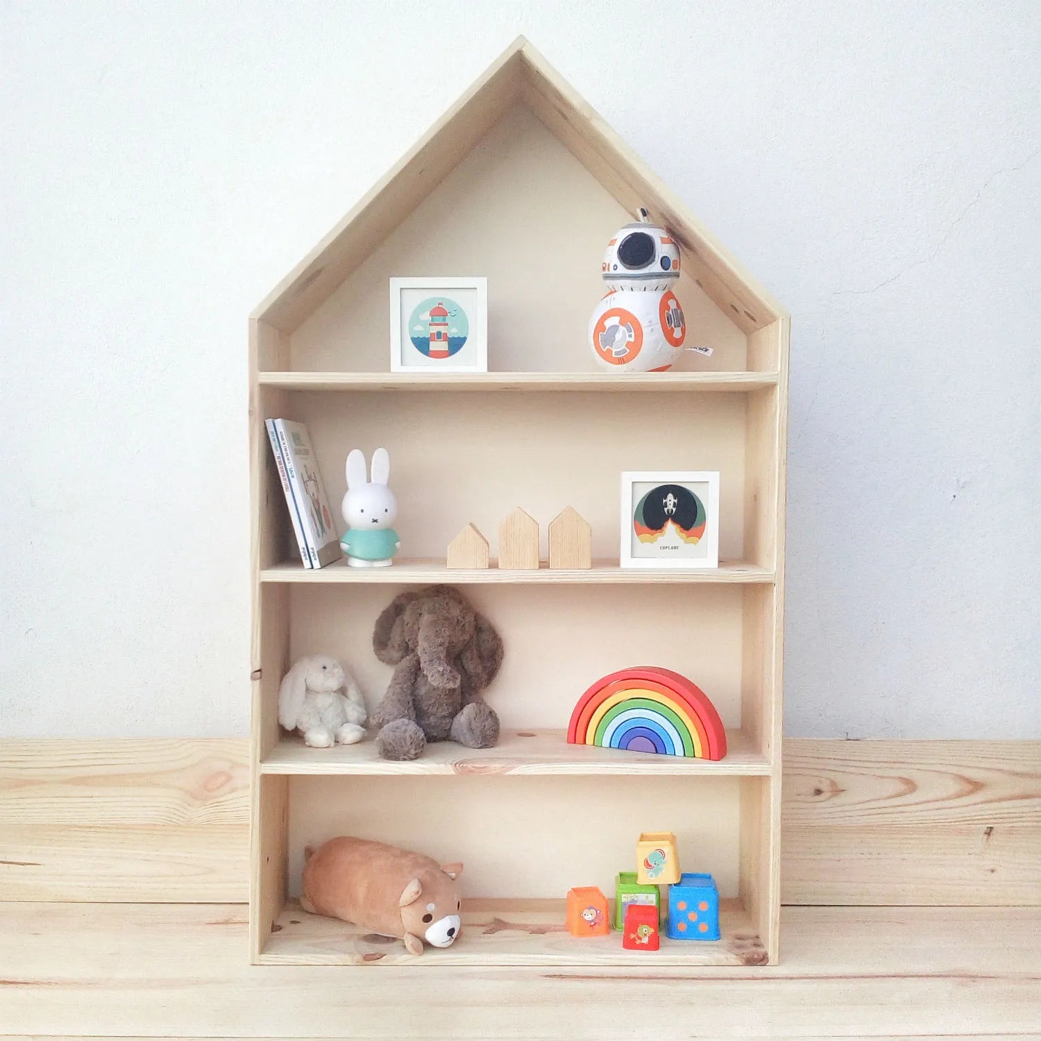 Estanteria casita Montessori
