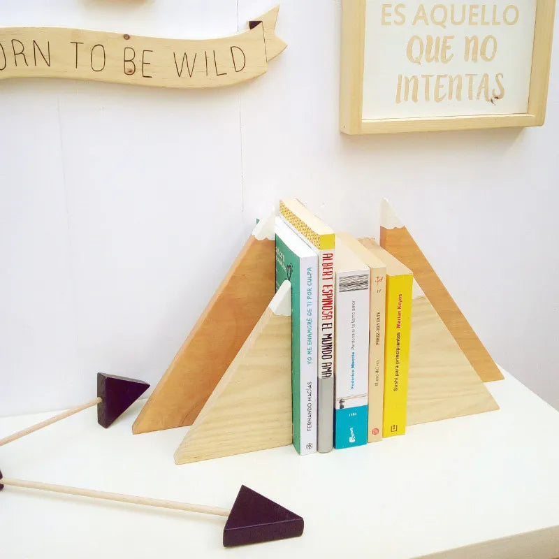 Sujeta libros montaña