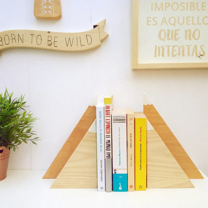 Sujeta libros montaña