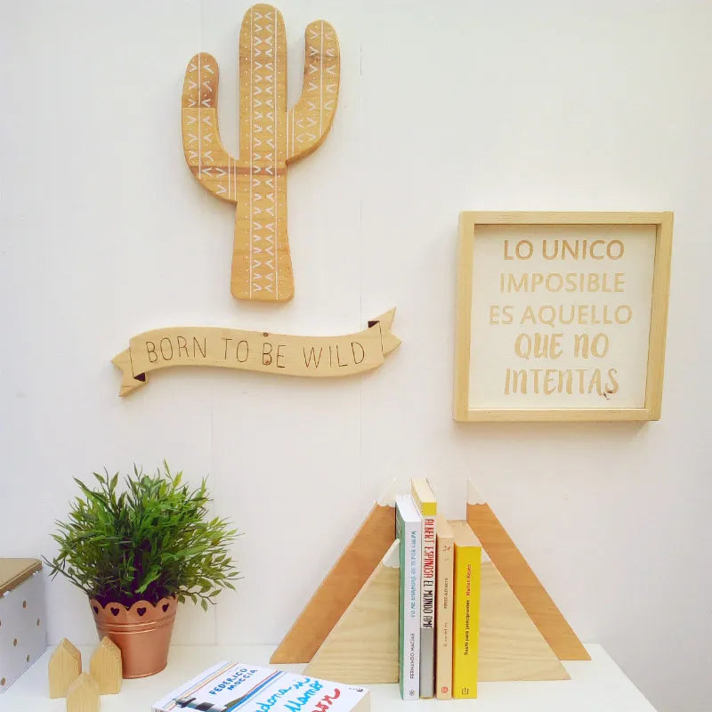 Sujeta libros montaña